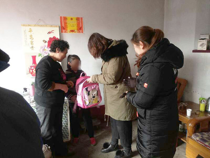 亨嘉公司贈送給小妤心的學習用具